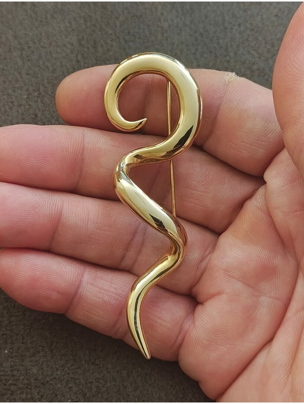 1980s Gold Tone Abstract/Swirl/Modernist Squiggle Brooch Pin.